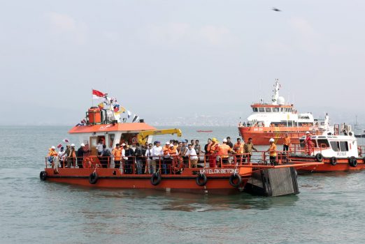 Canangkan Laut Bersih, Gubernur Arinal Luncurkan Kapal Pembersih Sampah “Telok Betong”