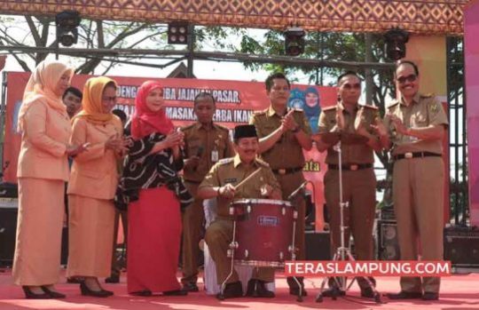 Walikota Herman HN Buka Lomba Inovasi Makanan Serba Ikan dan Jajanan Pasar
