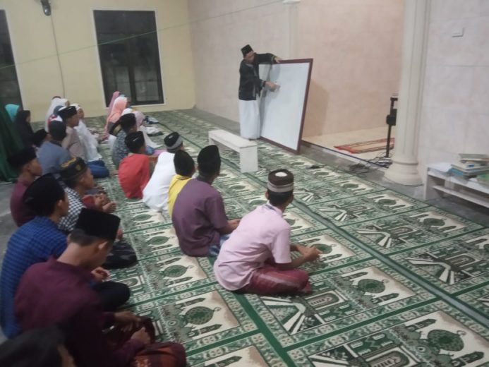 H. Aly Murtadhlo: Pesantren Benteng Pertahanan Moral Bangsa