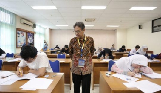 Serentak di Lima Kota, Ujian Tulis UGM Diikuti 45.356 Peserta