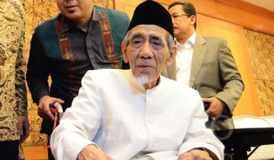 Polisi Tahan Penghina Mendiang K.H. Maimoen Zubair