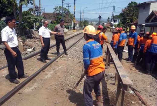 PT KAI Tanjungkarang Tutup Perlintasan Sebidang di Kelurahan Jagabaya 2 – Kelurahan Surabaya