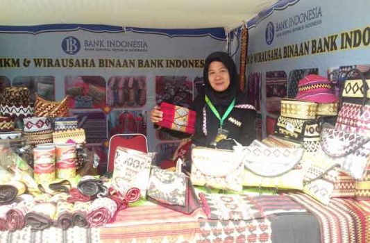 Ini Kata Pengusaha Tapis Binaan BI di Arena Pekan Raya Lampung