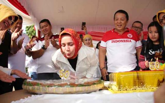 Usai Senam Pagi, Gubernur Arinal Dapat Kejutan