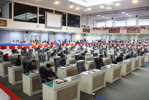 Pemprov-DPRD Lampung Sahkan 13 Raperda, Tarik 7 Raperda dari Propemperda