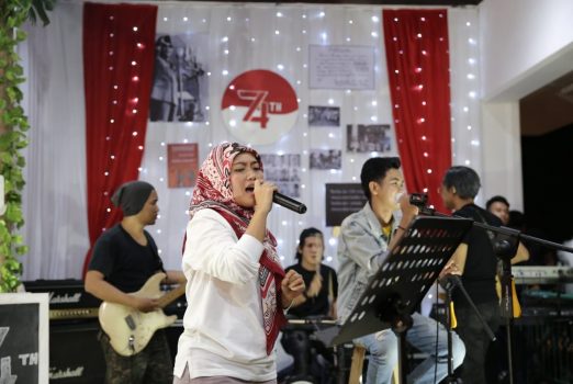 HUT RI, Nunik Gelar Pentas Musik di Rumah Dinas Wagub Lampung