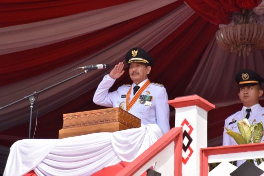 Walikota Herman HN Pimpin Upacara Peringatan HUT RI di Stadion Pahoman