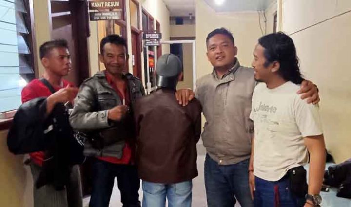 Tersangka MS dibekuk polisi sekitar jam setelah kejadian pembunuhan di arena sabung ayam di Pekon Tanjung Gunung, Pulau Panggung, Tanggamus (Foto: dok Lampung TV)