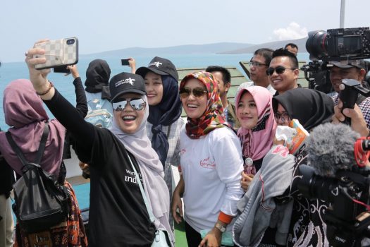Wagub Lampung dan Ratusan Warga Ikuti Trip ke Gunung Anak Krakatau