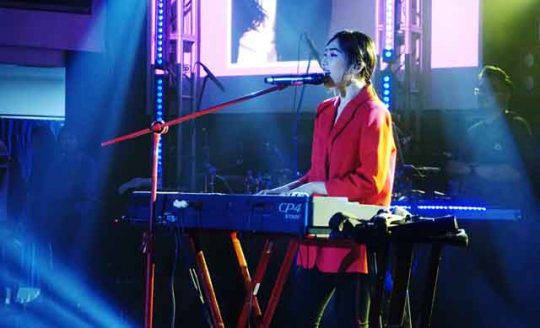 Isyana Sarasvati Warnai Fortelations SMAK 7 Penabur Jakarta