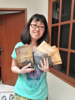 Penulis Lampung, Karina Lin Luncurkan Buku Antologi Antargata