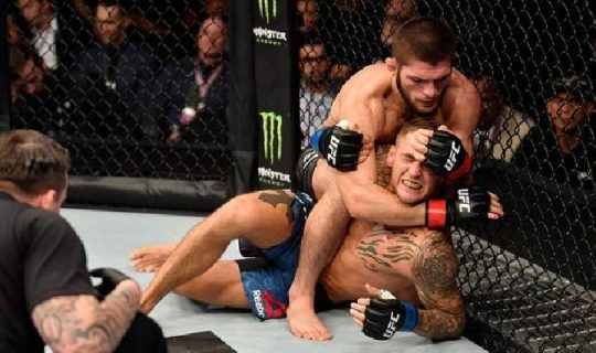 UFC 242: Khabib Nurmagomedov Kandaskan Poirier di Ronde 3