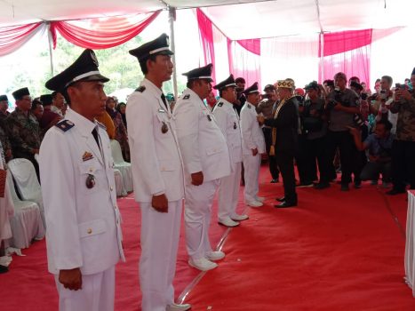 Nanang Ermanto Lantik Enam Kades Terpilih Gelombang III di Kecamatan Sidomulyo