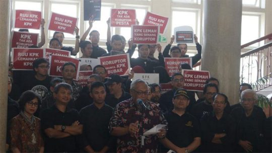 UGM Kritik Sikap Tak Tegas Jokowi yang Dukung Revisi UU KPK