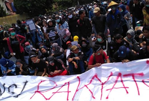 Demo Mahasiswa Menolak RUU KUHP dan Revisi UU KPK