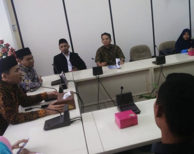 Hari Pertama Ngantor, Fraksi PKS DPRD Lampung Terima Komunitas Alumni Pelajar