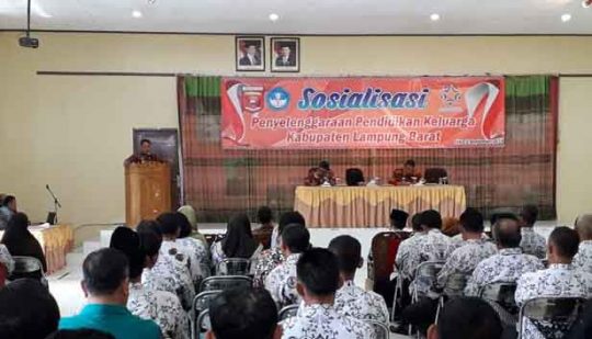 Sekda Lambar Buka Sosialisasi Penyelenggaraan Pendidikan Keluarga