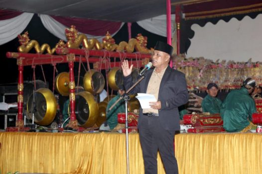HUT Ke-50 Desa Margorejo, Plt Bupati Lamsel Buka Pergelaran Wayang Kulit