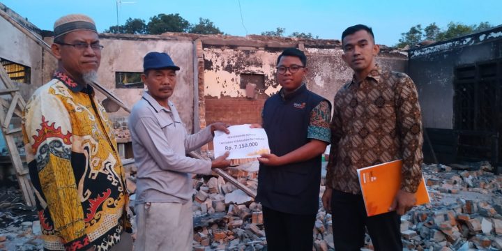 Lazismu Lampung Tengah Salurkan Bantuan pada Korban Kebakaran