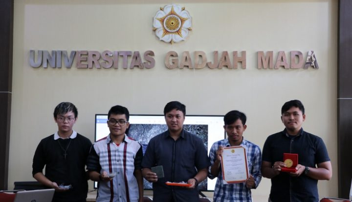 Mahasiswa UGM Menyulap Sampah Plastik Menjadi Komposit Beton