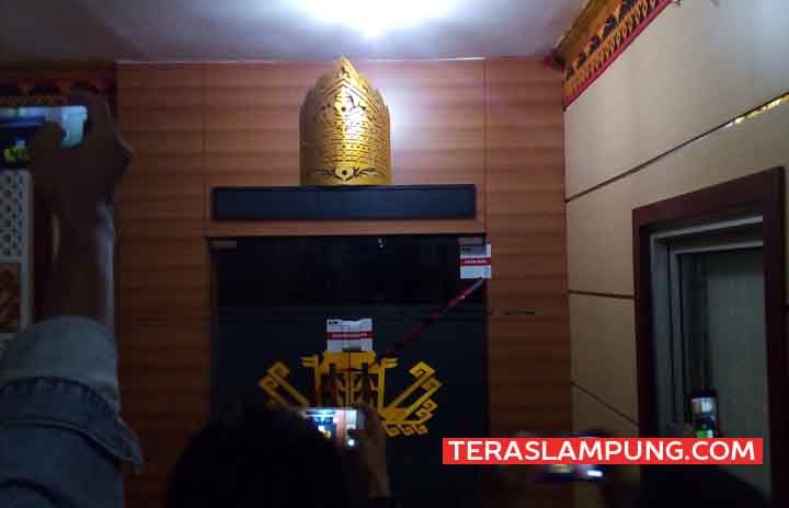 OTT, KPK Menyegel Ruang Kerja Bupati Lampung Utara