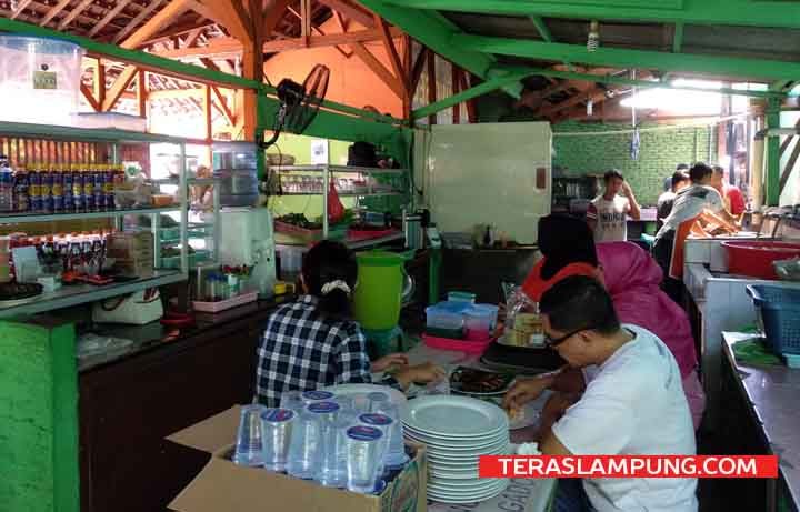 Meski Omzet Menurun, Rumah Makan Sego Rajin Bayar Pajak