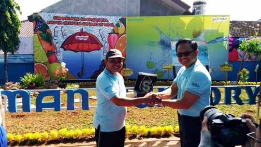 SMAN 9 Bandarlampung Bangun Taman Literasi