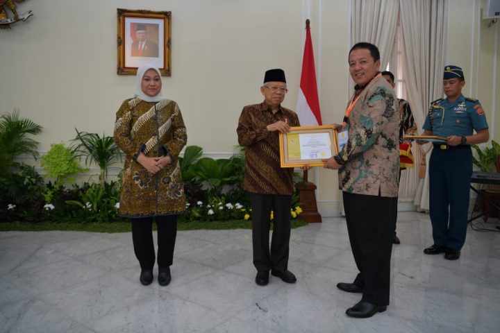 Dinilai Sukses Bina UMKM, Gubernur Lampung Raih Anugerah Paramakarya 2019