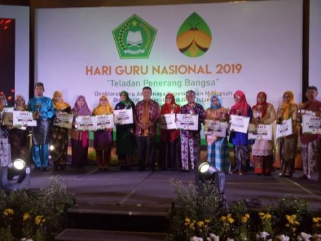 Hari Guru Nasional, Wamenag: Guru Harus Kembangkan Keprofesian