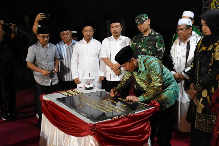 Malam Tahun Baru, Walikota Herman HN Resmikan Fly-over di Jl. Untung Suropati