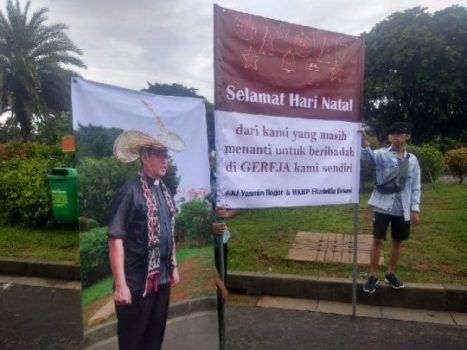 Jemaah Gelar Ibadah Natal di Depan Istana, Sindir Presiden Jokowi