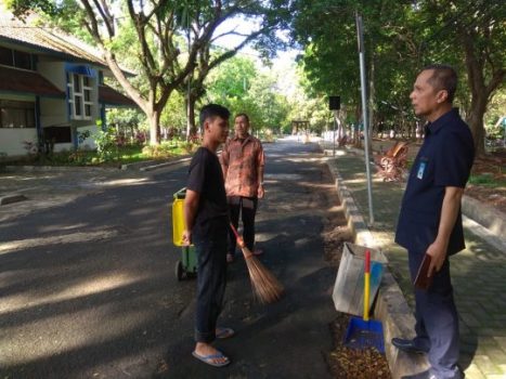 Tutup Akhir Tahun, Rektor Unila Temui Para Petugas Kebersihan
