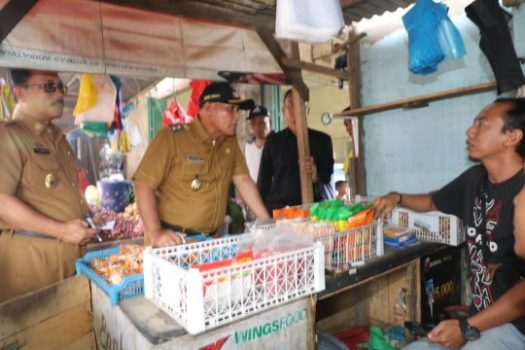 Jelang Natal dan Tahun Baru, Nanang Ermanto Sidak Pasar Inpres Kalianda dan Pasar Natar