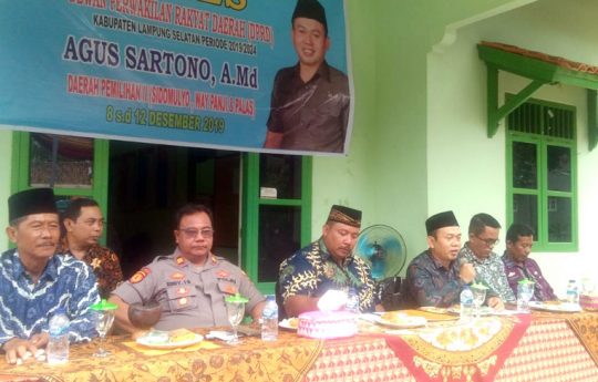 Reses, Wakil Ketua I DPRD Lamsel Serap Aspirasi Warga Desa Sidomulyo