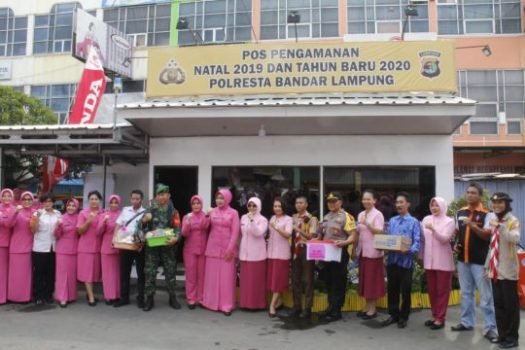 Wakil Ketua Bhayangkari Lampung Kunjungi Pospam Operasi Lilin Krakatau 2019