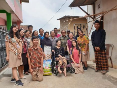 Cara OSIS SMA Xaverius Bandarlampung Bersedekah dan Membantu Sesama