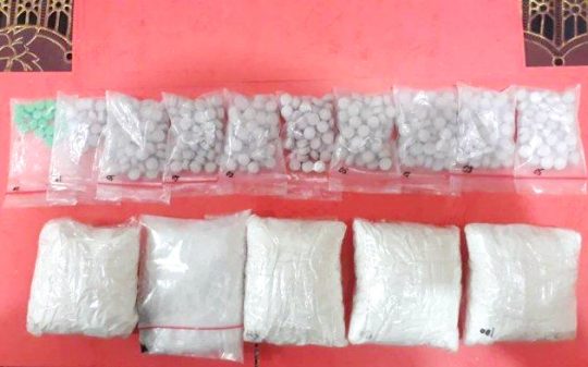 Pengedar Narkoba Dibekuk Saat Tertidur Pulas, Polisi Sita 500 Gram Sabu dan Ratusan Pil Ekstasi