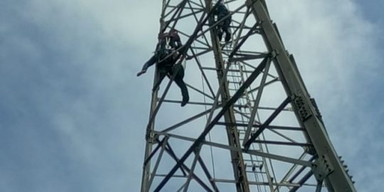 Coba Bunuh Diri di Tower BTS, Pemuda Tanggamus Berhasil Diselamatkan