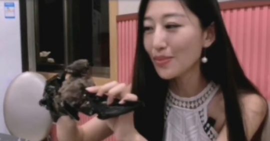 Heboh Virus Corona – Sup Kelelawar, Wanita yang Videonya Viral Ini Diancam akan Dibunuh