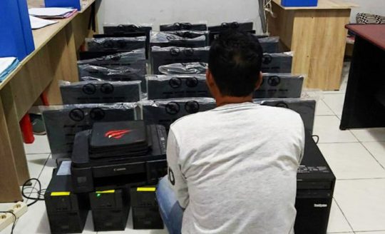 ASN Dibekuk Polisi karena Mencuri 21 Komputer di SMPN 1 Palas