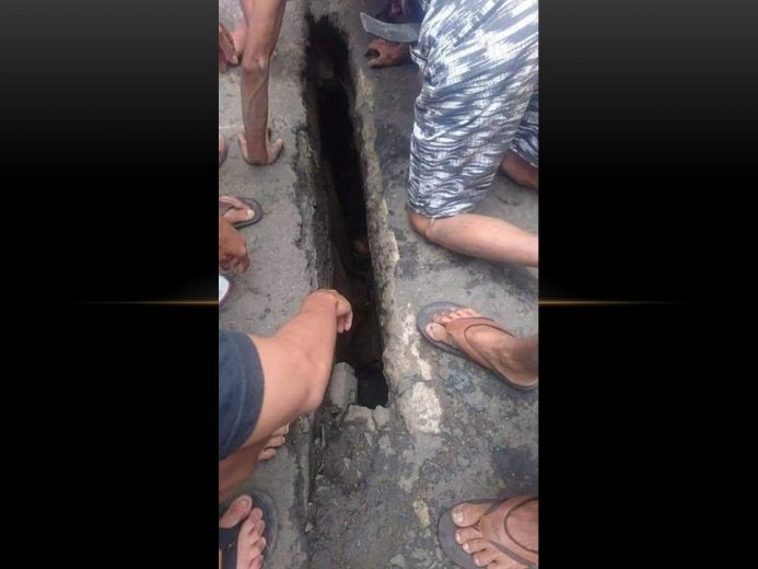 Dramatis, Detik-detik Penyelamatan Balita Terperosok ke Lubang Jembatan di Tanggamus
