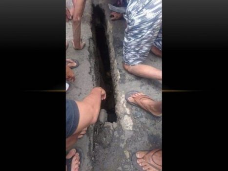 Dramatis, Detik-detik Penyelamatan Balita Terperosok ke Lubang Jembatan di Tanggamus