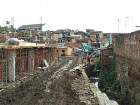 Rumahnya Kebanjiran, Warga Kupang Raya Keluhkan Bangunan Sekolah Internasional