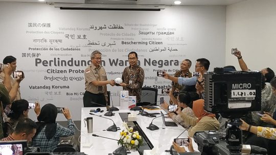 BNPB Kirim 10 Ribu Masker untuk WNI di China