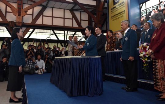 Dilantik Hari Ini, Reini Wirahadikusumah Rektor Perempuan Pertama ITB