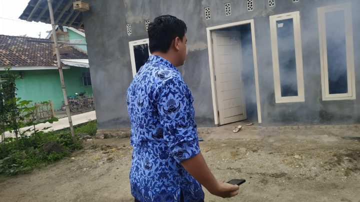 Cegah DBD, Puskesmas Sidomulyo Lakukan Pengasapan di Tiga Desa