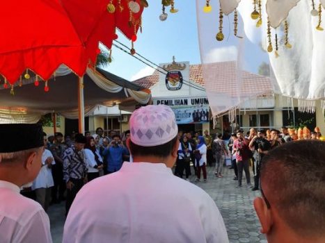 Pilkada Bandarlampung, Firmansyah – Bustomi Serahkan 55.555 Dukungan