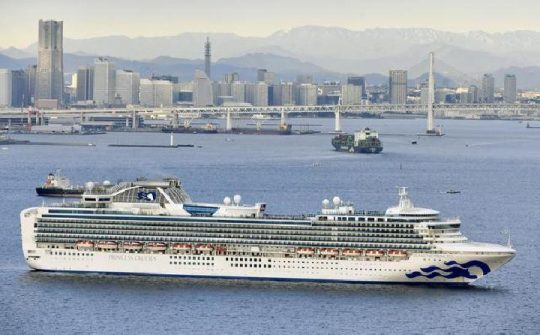 Jepang Karantina Kapal Pesiar karena Virus Corona