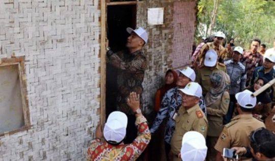 Pemprov Jabar Pasang Listrik Gratis untuk 20 Ribu Keluarga Miskin