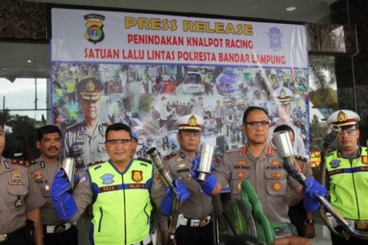 Tilang 257 Pengendara, Polresta Bandarlampung Musnahkan Ratusan Knalpot Racing